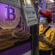 Bankomaty bitcoinowe zdobywają popularność w wielu krajach. Umożliwiają wymianę tradycyjnych walut n