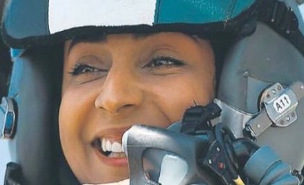 Major lotnictwa Mariam al-Mansuri. Kobieta, która na F-16 realizuje emiracką politykę zwalczania dżi