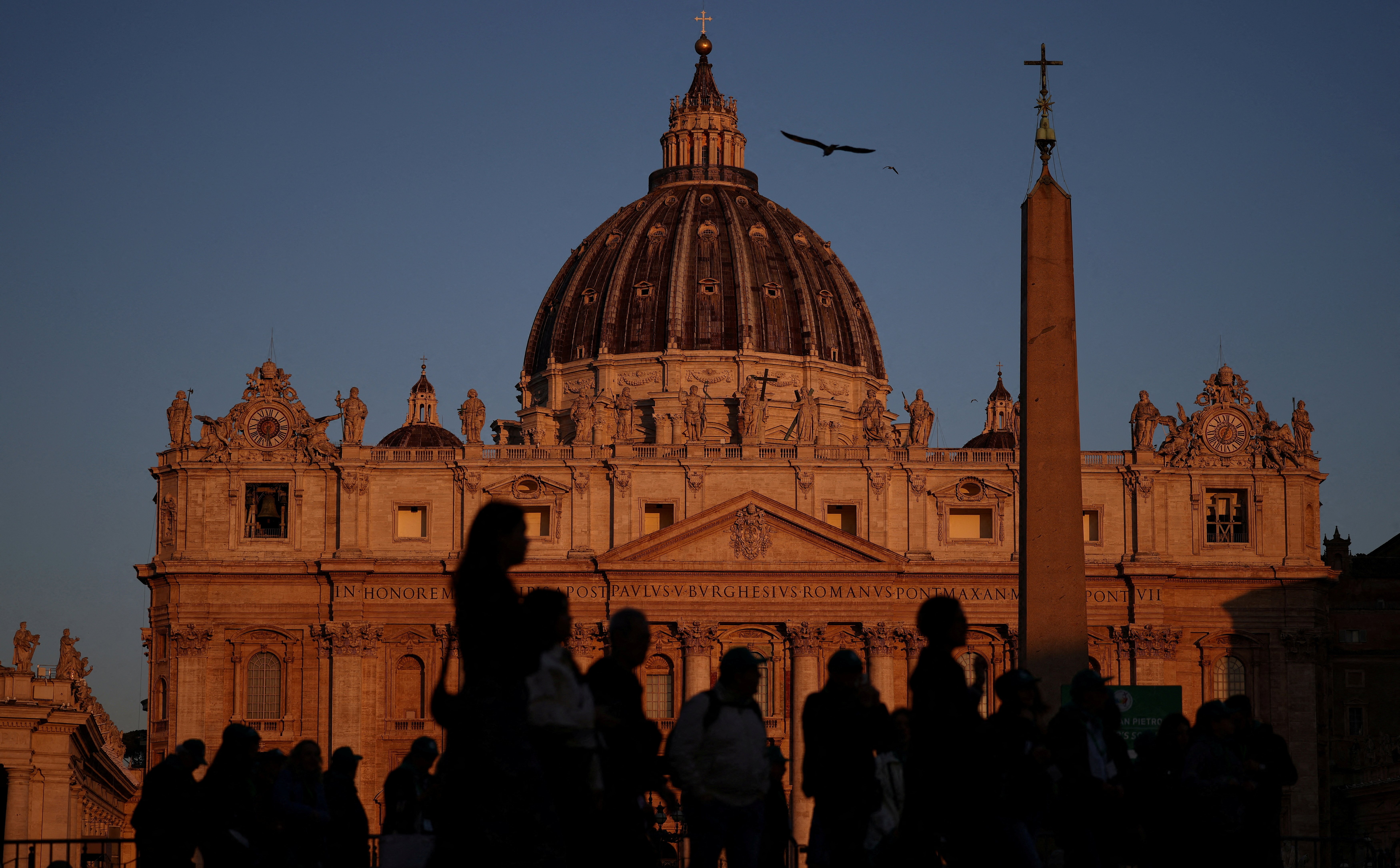 Jan Maciejewski: Umarł papież. Niech żyje papież