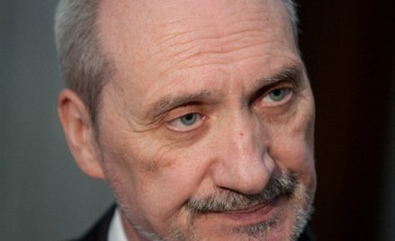 Biała księga PiS w sprawie katastrofy smoleńskiej