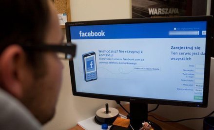 Pracodawcy lubią sprawdzać, co pracownicy robią w Internecie