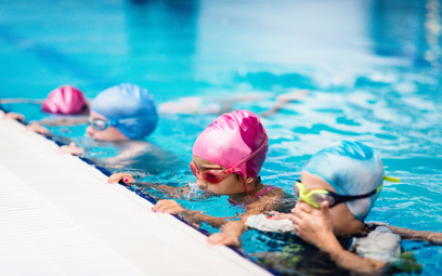 Nauka pływania w ramach zajęć szkolnych ma chronić dzieci przed utonięciami