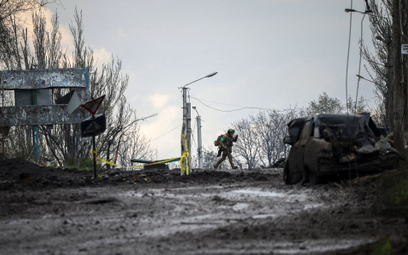 Ukraiński żołnierz w Bachmucie