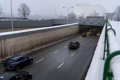 System automatycznie uruchamia spryskiwanie jezdni środkiem odladzającym