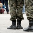 Polska armia. Brak mundurów i kłopoty z karabinami