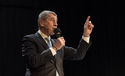 Babisz mówił, że nie wysłałaby czeskich żołnierzy do Polski. Teraz się tłumaczy