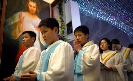 Młodzi Chińczycy w kościele katolickim w Pekinie (Boże Narodzenie 2015)