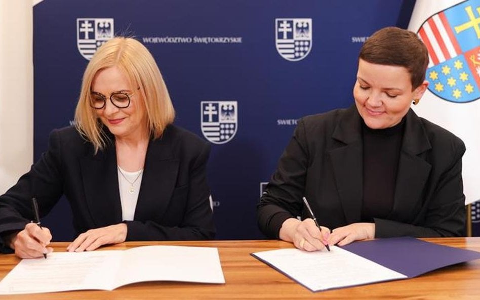 Marszałek Renata Janik (od lewej) i ministra kultury Marta Cienkowska