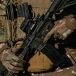Francuski żołnierz z karabinem szturmowym Heckler & Koch HK416 podczas ćwiczeń wojskowych Dacian Fal