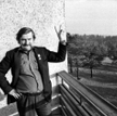 Wałęsa triumfujący. Dzień zwolnienia z internowania, Arłamów, 15 listopada 1982 r.