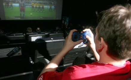 „FIFA” integruje skazanych z dziećmi
