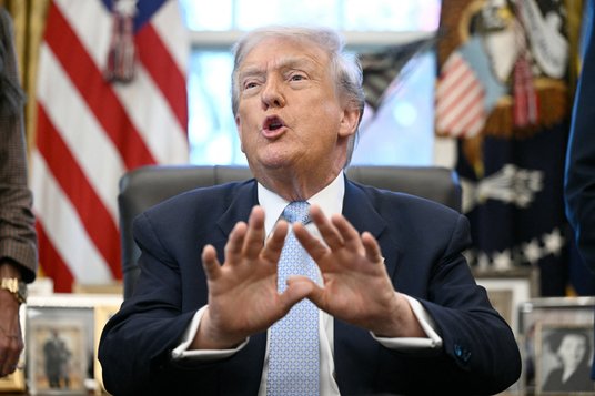 Administracja Donalda Trumpa nie tyle zmienia politykę klimatyczną, ile po prostu ją kasuje