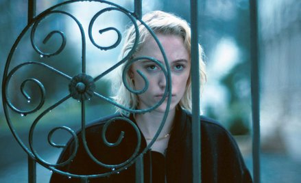 „Watcher”, reż. Chloe Okuno, film dostępny na VOD: w abonamencie na SkyShowtime i za opłatą na Prime