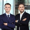 Eksperci Franklin Templeton Institute: Łukasz Kałwak (z lewej), strateg rynkowy, i Łukasz Łabędzki, 