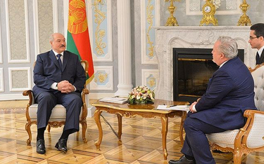 Prezydent Białorusi Aleksandr Łukaszenko i przedstawiciel OBWE Kent Härstedt