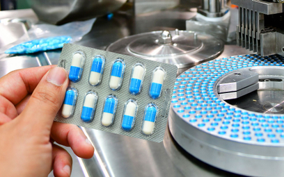 Fabryki farmaceutyczne podczas produkcji niszczą co dziesiątą tabletkę. Rozwiązanie polskiego start-