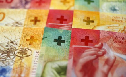 Porównanie kredytu frankowego i złotowego