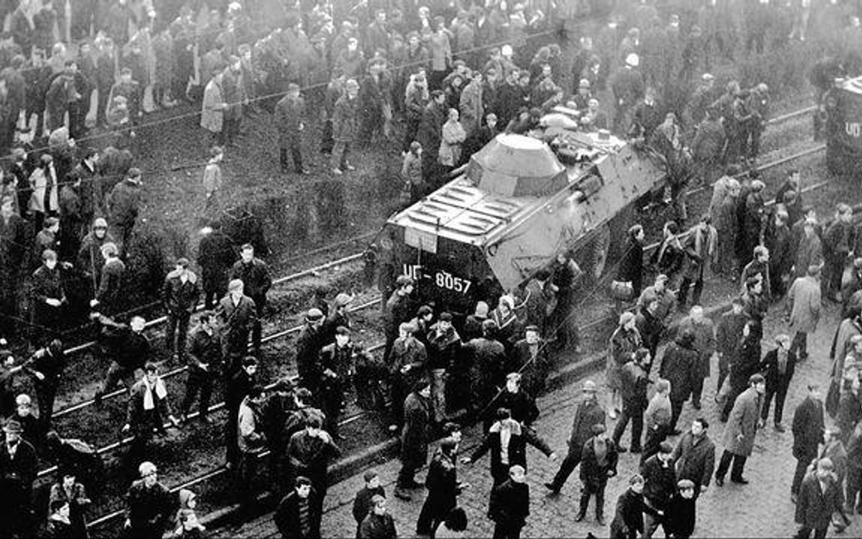 Szczecińscy radni zobowiązali prezydenta miasta do upamiętnienia zabitych w grudniu 1970 r. w Szczec