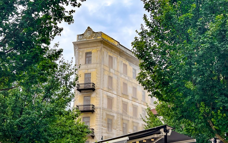 Belgijska firma Revive sfinalizowała zakup kamienicy przy ul. Zgoda 1 w śródmieściu Warszawy