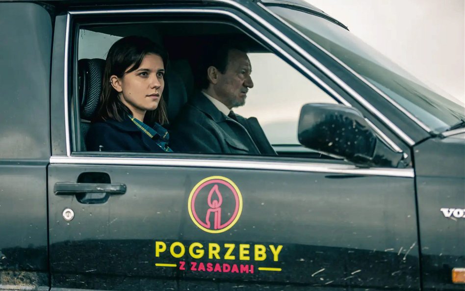 „Minuta ciszy. Sezon 2”: Pogrzebowe machinacje