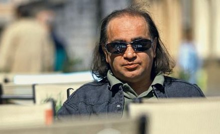 Ekshipis w ogródku kawiarni Freta 33 na warszawskim Nowym Mieście