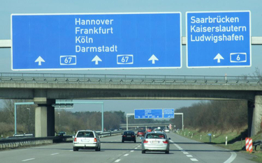 Bundestag wprowadza opłaty za autostrady także dla samochodów osobowych.