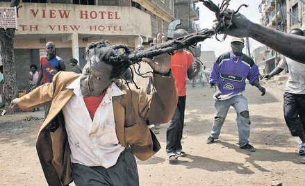 Zamieszki międzyplemienne w dzielnicy Mathare w Nairobi, luty 2008 r.