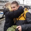 Zmobilizowany Rosjanin żegna się z dziewczyną