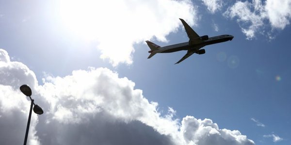 Ostrzeżenie dla podróżnych. Paliwo lotnicze może być problemem