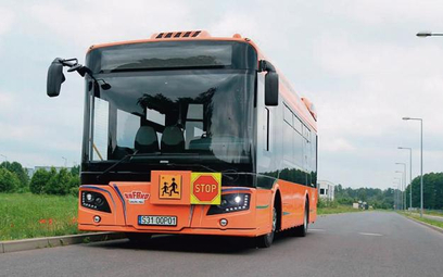 Autobus ARP E-Vehicles mimo kompaktowych rozmiarów zabierze na pokład nawet 85 pasażerów