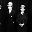 Spotkanie szefów rodzin mafijnych w Chicago (1932 r.). Od lewej stoją: Paul Ricca, Salvatore Agoglia