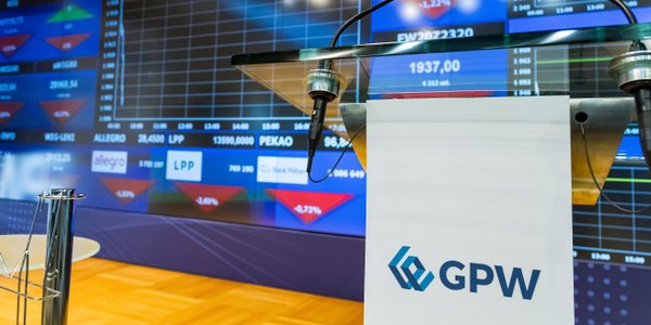 OFE sprzedają polskie akcje jak leci. PPK ratują sytuację