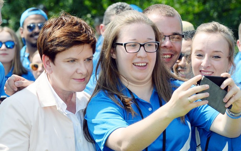 Kampania wyborcza: #ludzkatwarz, czyli politycy na Instagramie