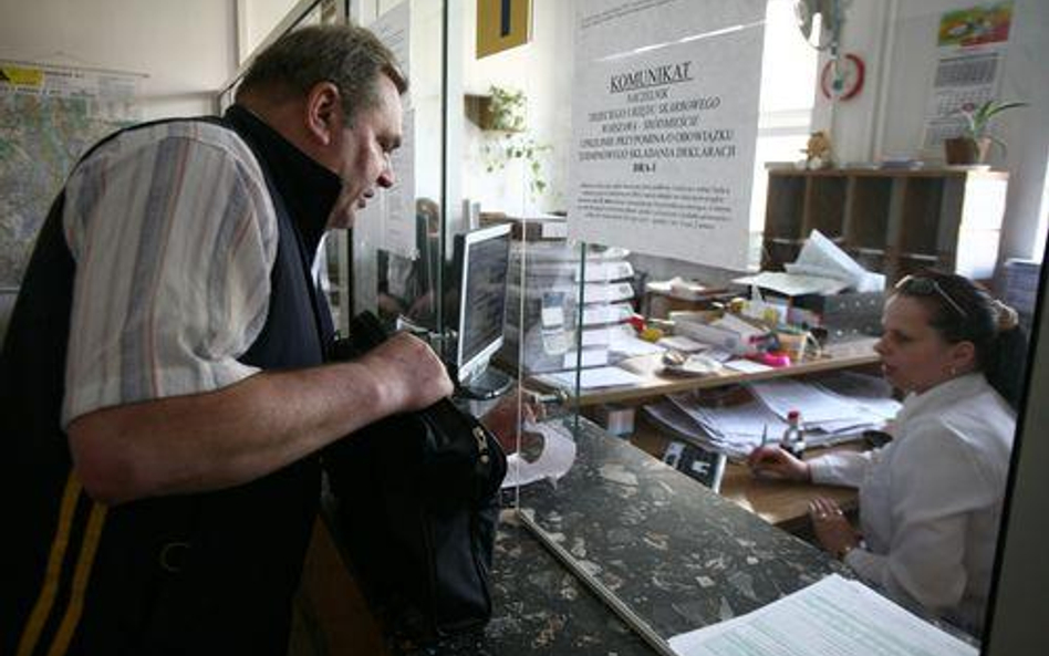 Czy trzeba powiadomić urząd o rozliczeniu z małżonkiem?