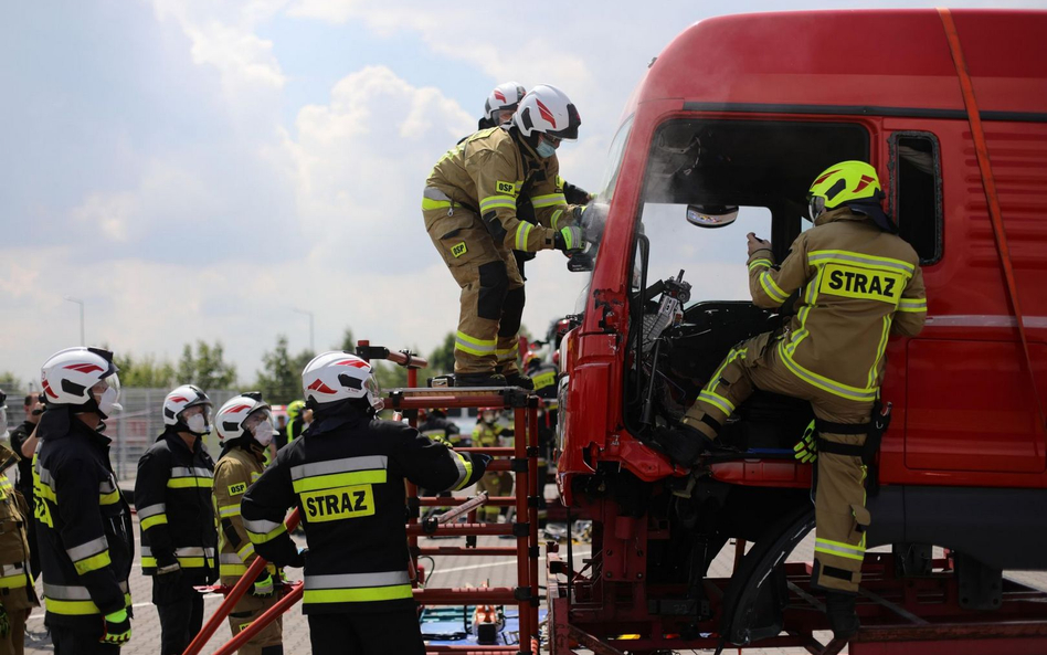 Prawo o ochotniczej straży pożarnej wywołuje pożar