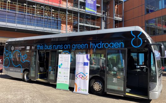 Autobus napędzany wodorem prezentowany podczas jubileuszowej 10. edycji Connecting Europe Days, Lyon