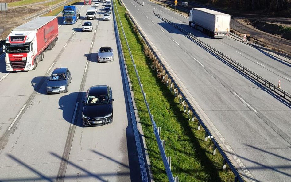 Już trzy pasy na autostradzie A1