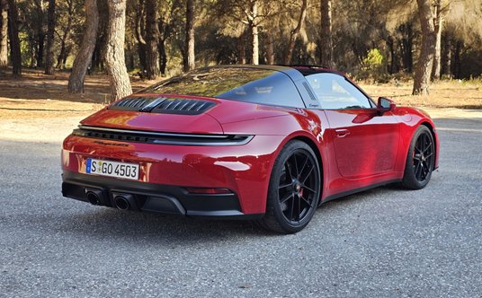 Porsche 911 GTS t-hybrid w wersji Targa
