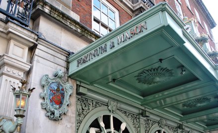 „Tortury w puszce”. Znany dom towarowy rezygnuje z foie gras