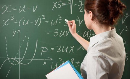 Podstawa programowa dla szkół ponadpodstawowych – MEN zaczyna prekonsultacje projektu