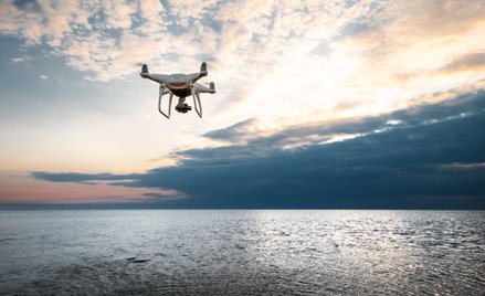 Operatorzy zgłaszają coraz więcej incydentów dotyczących utraty dronów nad Bałtykiem / zdjęcie ilust