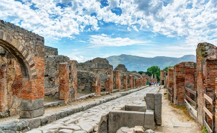 Pompeje: Zniszczył mozaikę, bo "chciał lepsze zdjęcie"