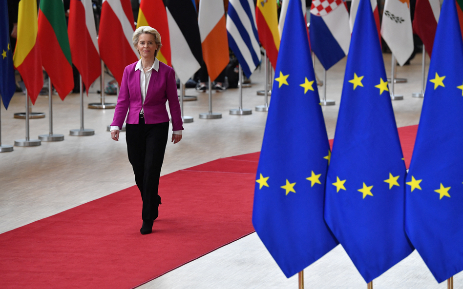 Ursula von der Leyen na szczycie UE, 30 maja