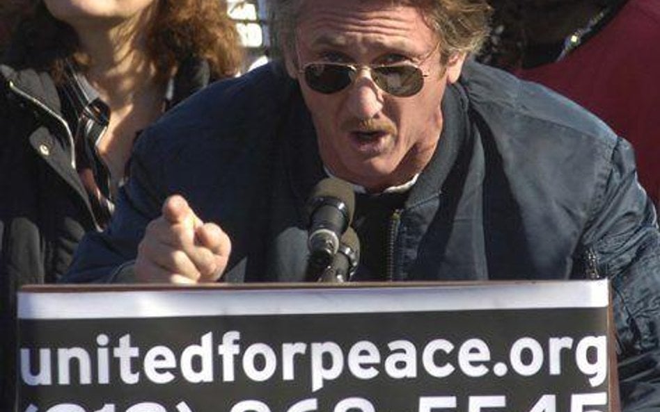 Sean Penn podczas manifestacji