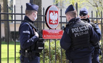 W TK godło Polski zaklejono herbem Cesarstwa Rosyjskiego