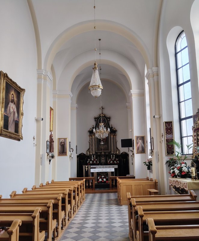 Podczas II wojny światowej kamienica i kaplica przy Wilczej 7 uległy częściowym zniszczeniom