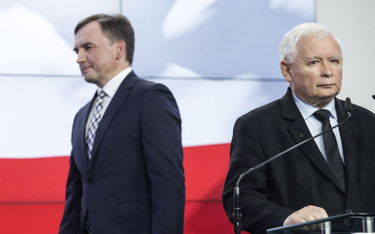 Zbigniew Ziobro, choć krytykuje działania PiS, zdecydował się nie zrywać koalicji z Jarosławem Kaczy