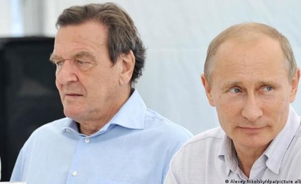 Schroeder pojechał do Moskwy: „Spędzam tu kilka dni urlopu”