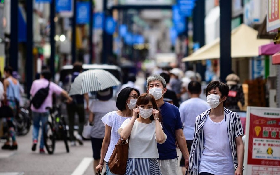 Japonia: Epidemia? 60 proc. z symptomami chodziło do pracy