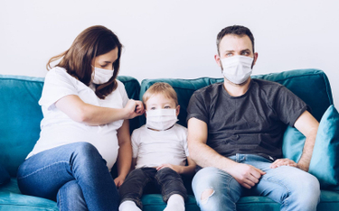 Oddać ludziom to, co zabrała im pandemia - nowe przepisy o pandemicznych świadczeniach dla rodzin